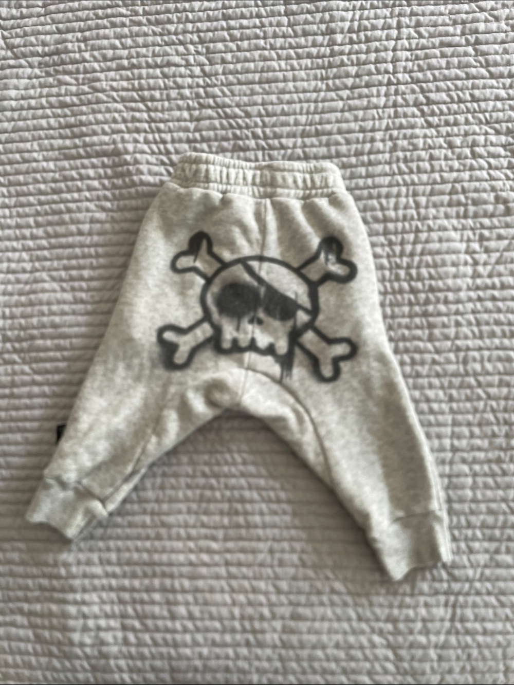 nununu Gray Baby Jogger Sweatpants with Black Drawstring Skull Graphic 6-12 mont